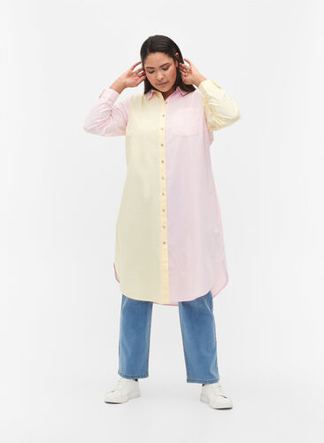 Zizzi Long cotton shirt with color-block, Popcorn/Pink, Model image number 0