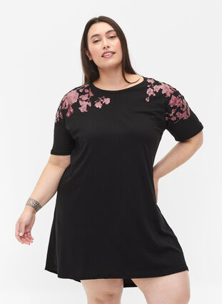 Zizzi Cotton nightdress with floral print, Black, Model image number 0