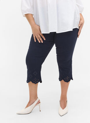 Zizzi Capris with broderie anglaise, Dark Blue, Model image number 1