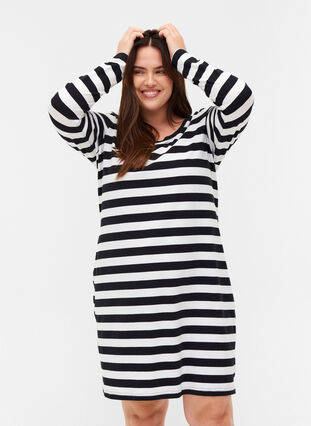 Zizzi Striped cotton dress with long sleeves , Black w. White, Model image number 0