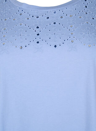Zizzi T-shirt z organicznej bawelny z haftem angielskim, Serenity, Packshot image number 2
