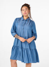 Dzinsowa sukienka z rekawami 3/4, wykonana z lyocellu TENCEL™, Blue Denim, Model