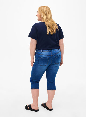 Zizzi  Dopasowane jeansy 3/4 Emily slim, Blue Denim, Model image number 1