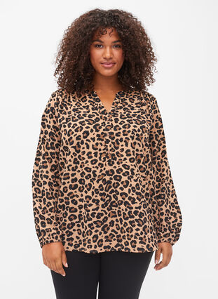 Zizzi Long-sleeved blouse in leopard print and v-neck, Leopard, Model image number 0