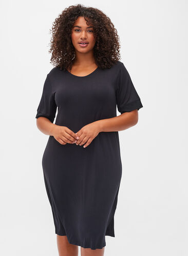 Zizzi Short-sleeved nightie in viscose, Black, Model image number 0