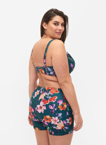 Zizzi Swim shorts with floral print, Meave Print, Model image number 1