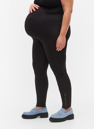 Zizzi Wiskozowe legginsy ciazowe z guzikami, Black, Model image number 3