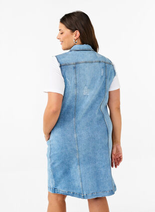 Zizzi Dzinsowa sukienka bez rekawów z niewykonczonymi brzegami, Light Blue Denim, Model image number 1