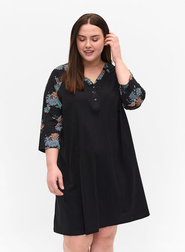 Zizzi cotton night dress with printed detail, Black Flower AOP, Model image number 0