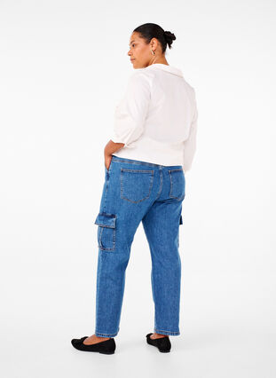 Zizzi Jeansy cargo z wysokim stanem, Blue Denim, Model image number 1