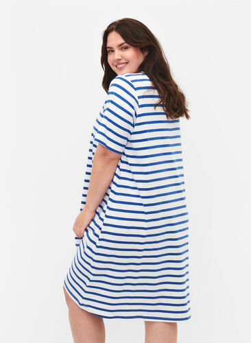 Zizzi Dzersejowa sukienka w paski z krótkim rekawem, Blue Stripes, Model image number 1