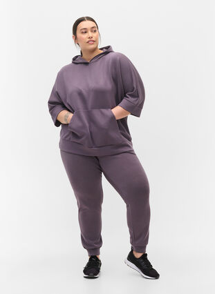 Zizzi Loose joggers with pockets, Rabbit, Model image number 0