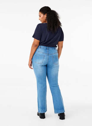 Zizzi  Jeansy typu bootcut Ellen z wysokim stanem, Light blue, Model image number 1