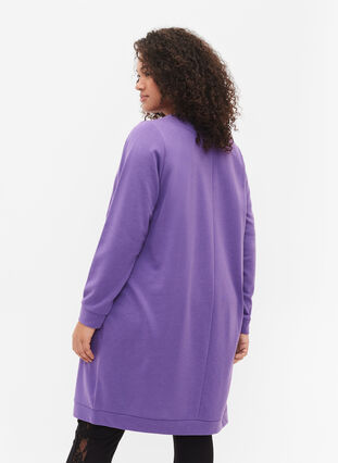 Zizzi Sweatshirt dress with v-neckline, Deep Lavender, Model image number 1