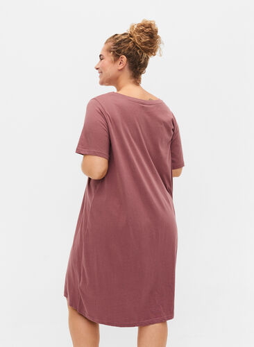 Zizzi Cotton nightdress with print, Rose Brown w. Heart, Model image number 1