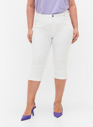 Zizzi Amy capri jeans z wysokim stanem i bardzo dopasowanym krojem, Bright White, Model image number 2