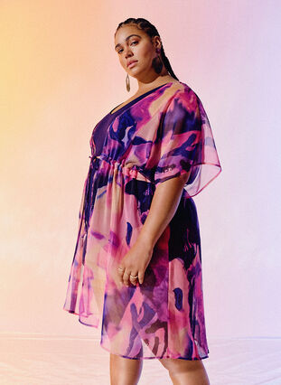 Zizzi Plazowe kimono z nadrukiem, Purple Swirl, Image image number 0