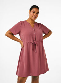 Sukienka z krótkim rekawem i wiazaniem w talii, Rose Brown, Model