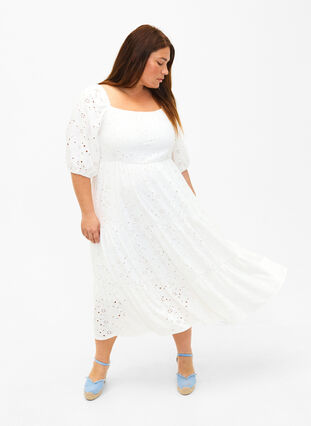 Dluga sukienka z koronkowym wzorem i dekoltem karo, Bright White, Model image number 0