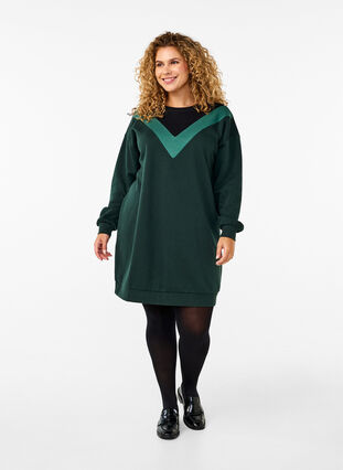 Zizzi Dluga bluza dresowa w kolorowe bloki, Scarab Color Block, Model image number 2