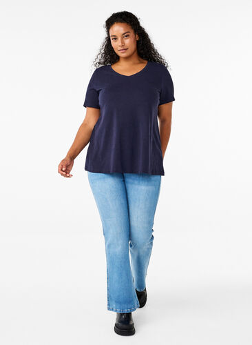 Zizzi  Jeansy typu bootcut Ellen z wysokim stanem, Light blue, Model image number 0