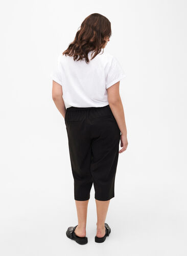 Zizzi Maddison luzne spodnie 3/4 z kieszeniami, Black, Model image number 1