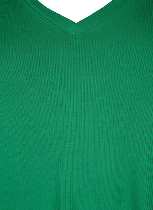 Zizzi Prazkowany t-shirt z wiskozy z dekoltem w szpic, Jolly Green, Packshot image number 2