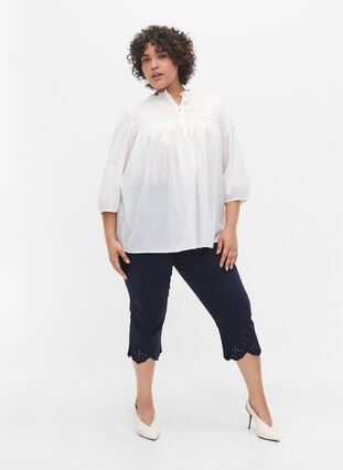 Zizzi Capris with broderie anglaise, Dark Blue, Model image number 2