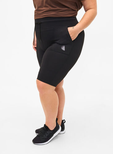 Zizzi Obcisle szorty sportowe z kieszeniami, Black, Model image number 0