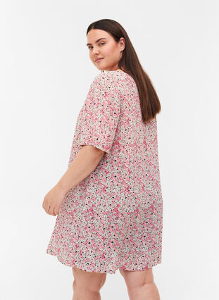 Zizzi Viscose tunic with print and short sleeves, Pink Ditsy AOP, Model image number 1