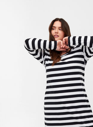 Zizzi Striped cotton dress with long sleeves , Black w. White, Model image number 2