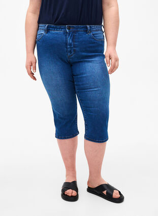 Zizzi  Dopasowane jeansy 3/4 Emily slim, Blue Denim, Model image number 2