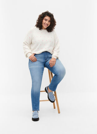 Zizzi Emily jeans with slim fit and normal waist, Blue denim, Model image number 3