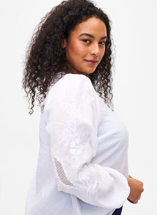 Zizzi Bluzka z modalu TENCEL™ z haftowanymi detalami, Bright White, Model image number 2