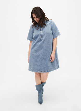 Zizzi Trapezowa sukienka dzinsowa z krótkim rekawem, Blue denim, Model image number 2