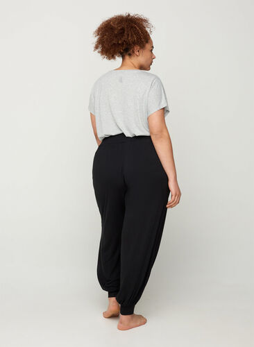 Zizzi Loose viscose trousers with pockets, Black, Model image number 1