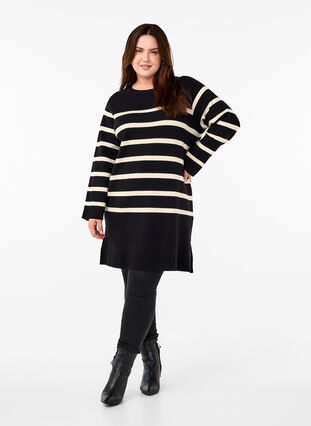 Zizzi Dzianinowa sukienka z okraglym dekoltem i rozcieciem, Black Birch Stripes, Model image number 2