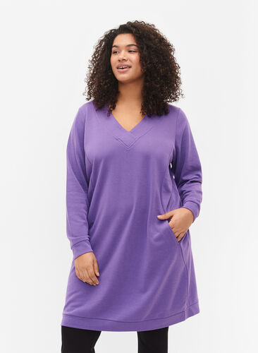 Zizzi Sweatshirt dress with v-neckline, Deep Lavender, Model image number 0