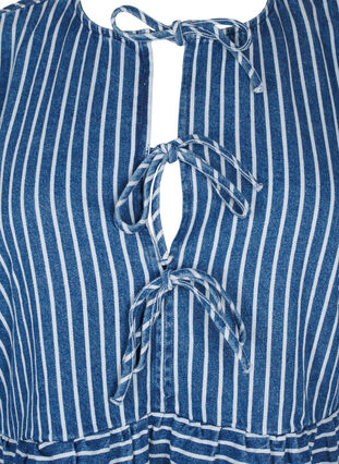 Zizzi Dzinsowa bluzka w paski z wiazaniem z przodu, Blue Denim Stripe, Packshot image number 2