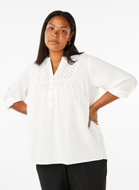 Bawelniana bluzka z haftem angielskim i rekawami 3/4, Bright White, Model