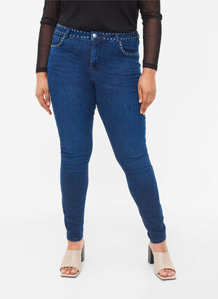 Zizzi Super slim Amy jeans with studs, Dark blue, Model image number 3