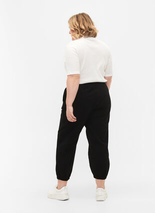 Zizzi Cropped trousers in cotton, Black, Model image number 1