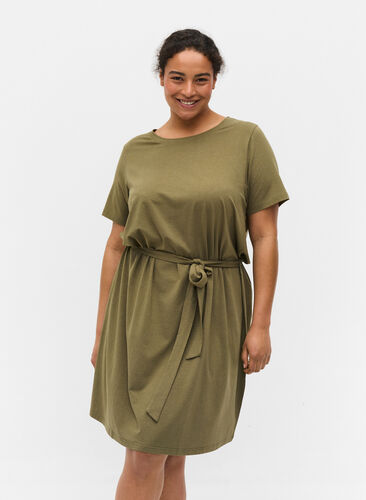 Zizzi Short sleeve dress with waist belt, Dusty Olive, Model image number 0