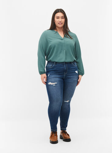 Zizzi Ripped Amy jeans with super slim fit, Blue denim, Model image number 0