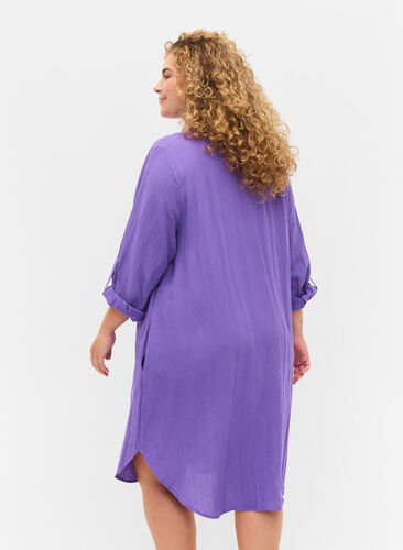 Zizzi Long solid-coloured viscose shirt with 3/4 sleeves, Passion Flower, Model image number 1