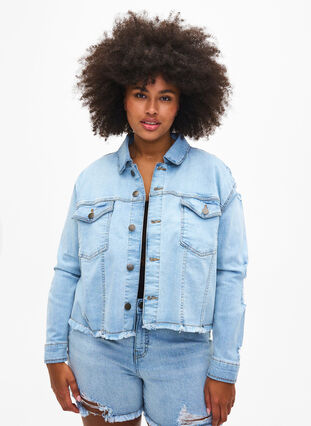 Zizzi Krótka kurtka jeansowa z niepokojacymi detalami, Light Blue Denim, Model image number 0
