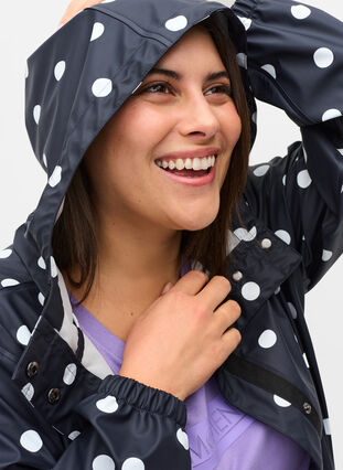 Zizzi Patterned rain jacket with a hood, Navy Blazer W/Dots, Model image number 2