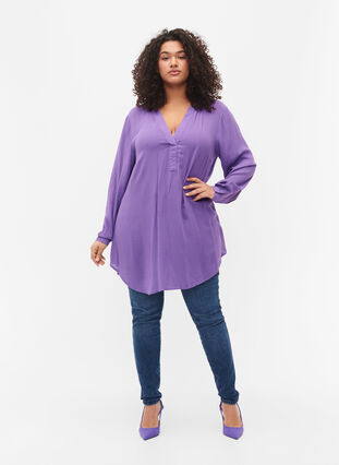 Zizzi Viscose tunic with v-neckline, Deep Lavender, Model image number 2