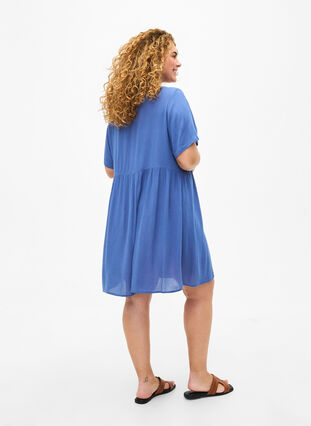 Zizzi Trapezowa sukienka z wiskozy z krótkimi rekawami, Moonlight Blue, Model image number 1