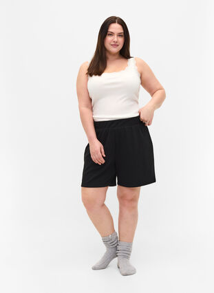 Zizzi Loose shorts with structure, Black, Model image number 3